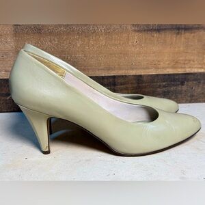 Vintage Women's Cream Ivory Socialites Leather Pumps 2" Heels Size 10 AB 177